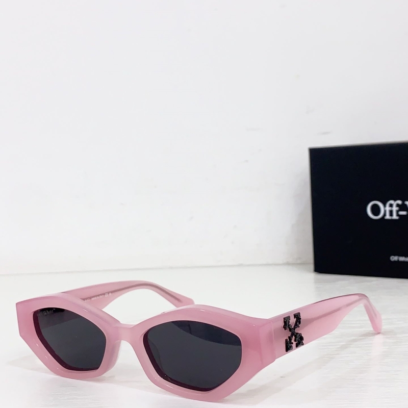 OFF WHITE